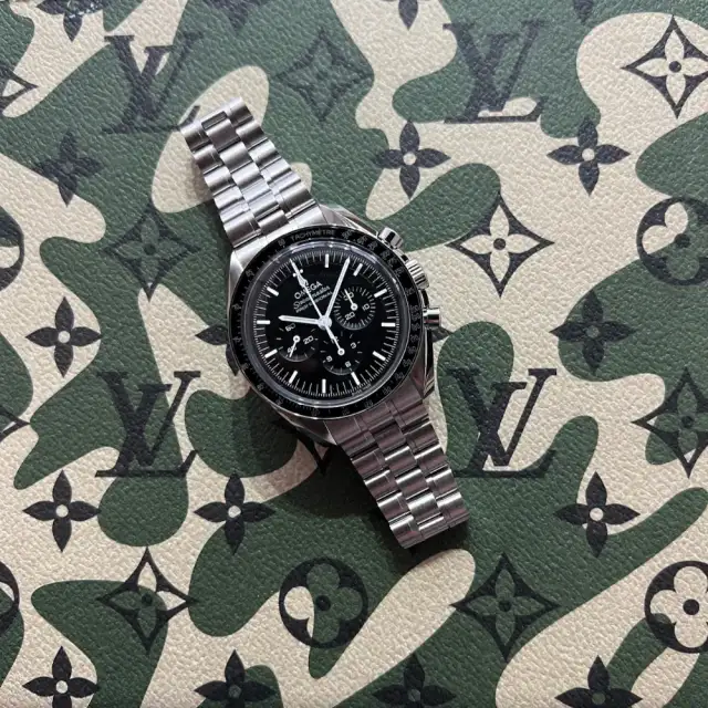 Omega Speedmaster Moonwatch